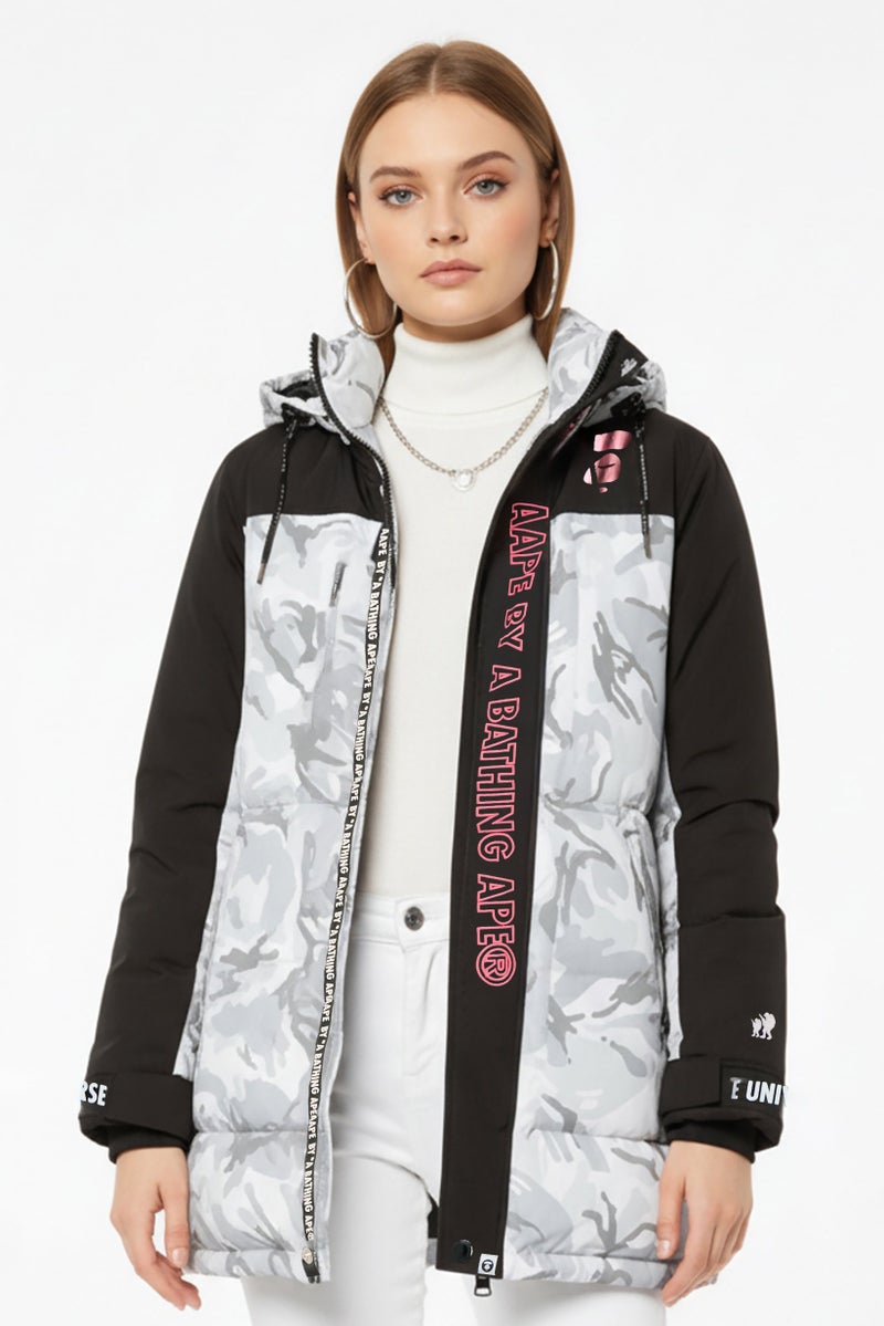 Aape By A Bathing Ape جاكيت بافر مموه للنساء، متعدد الألوان - Image 2